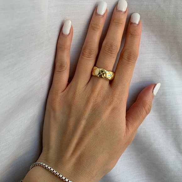 Bold Gold Crisscross Pattern Ring - Picture 6 of 6